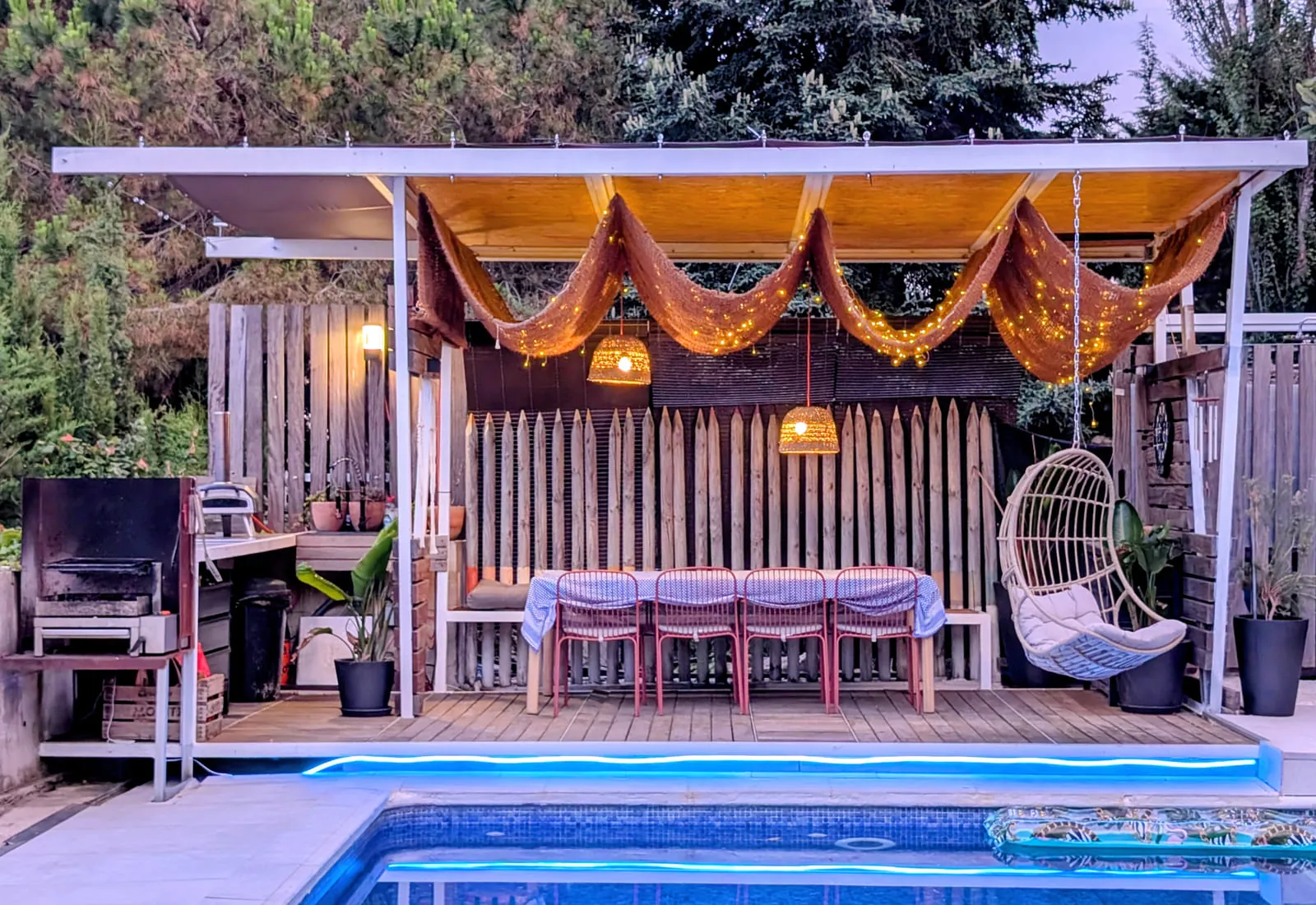 Private pool and garden